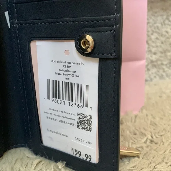 Kate Spade wallet - Picture 4 of 5